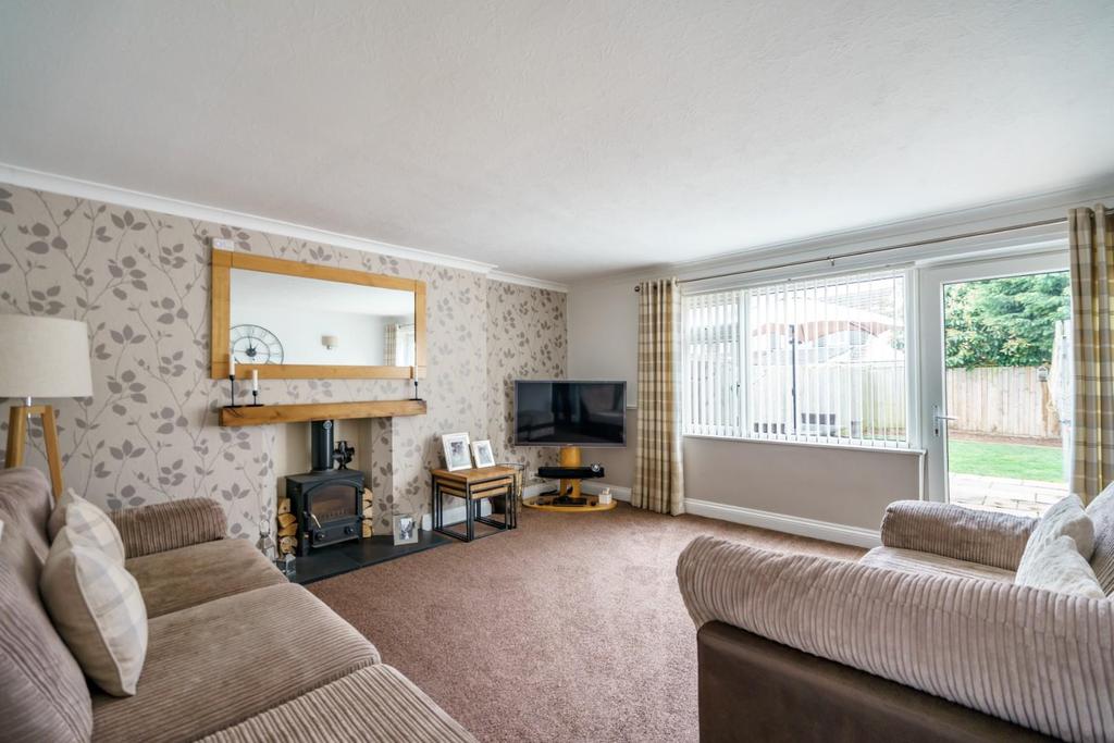 Sherringham Drive, Woodthorpe, York 3 bed semidetached house £265,000