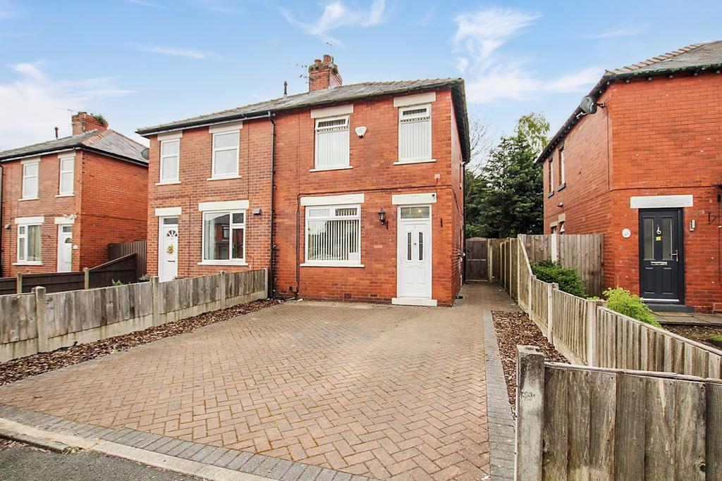 Flora Street, AshtoninMakerfield, Wigan, WN4 2 bed semidetached house £140,000