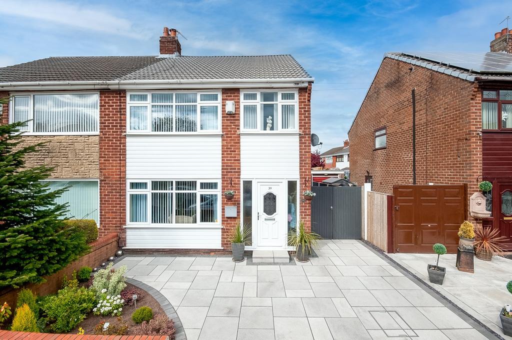Parkside Avenue, Sutton Manor, St Helens, WA9 3 bed semidetached house