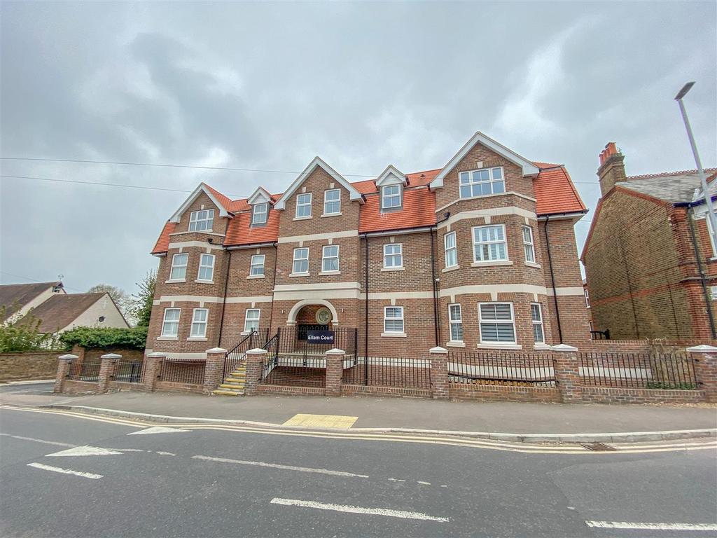 Bushey Hall Road, Bushey 2 bed apartment £449,950