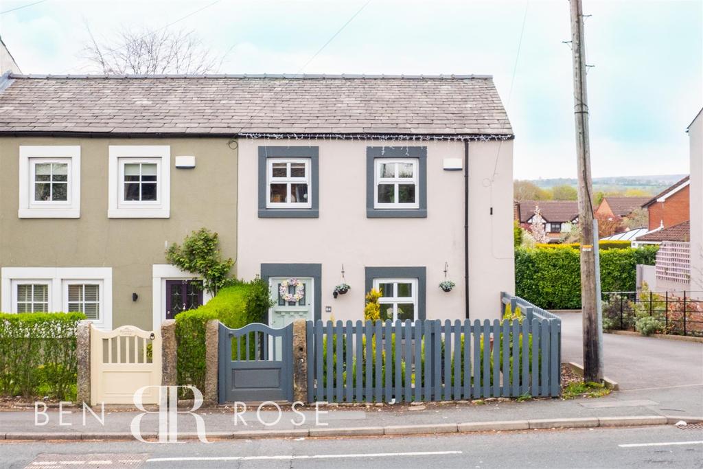 Preston Road, WhittleLeWoods, Chorley 3 bed end of terrace house £