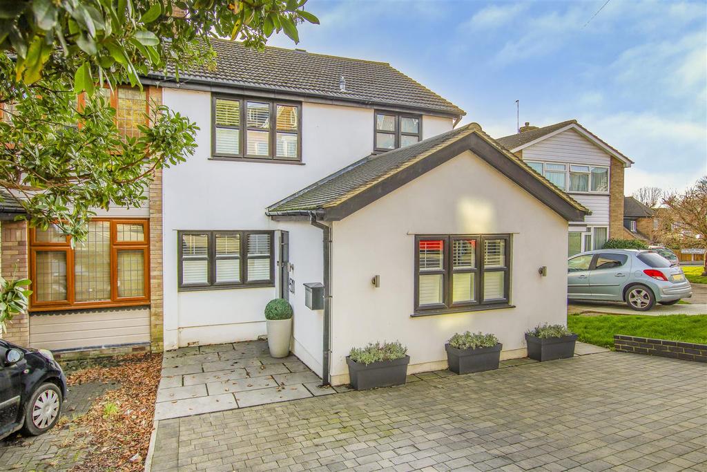 Westbury Road, Brentwood 3 bed semidetached house £575,000