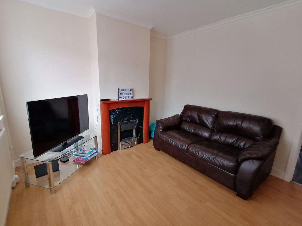 BLACKATREE ROAD NUNEATON CV10 8AG 2 bed house £650 pcm (£150 pw)