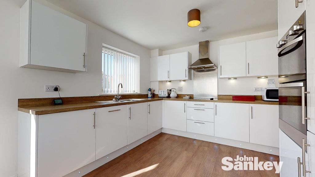 Kitchen 1.jpg