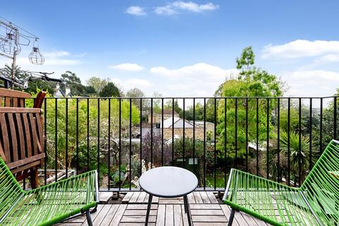 31c Hampstead Lane, London, N6 4RT