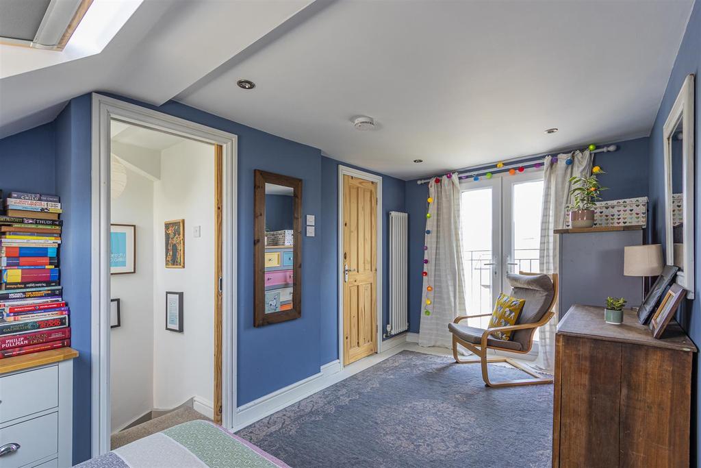Inverness Place 112-4.jpg