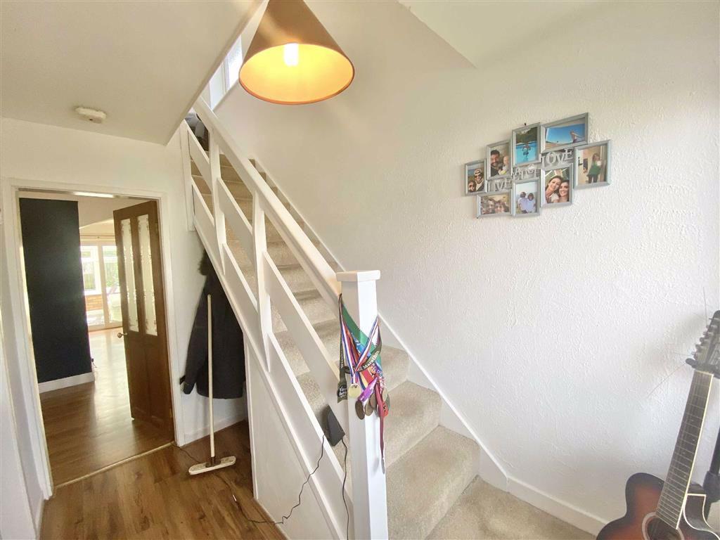 Parc Hendy, Mold, Flintshire 3 bed link detached house £215,000