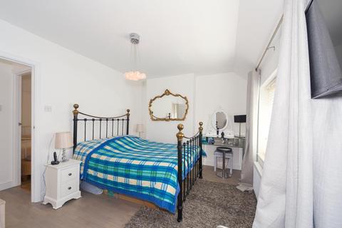 31 Shortcroft Road, Epsom, KT17 2EW