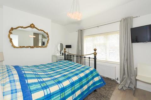 31 Shortcroft Road, Epsom, KT17 2EW