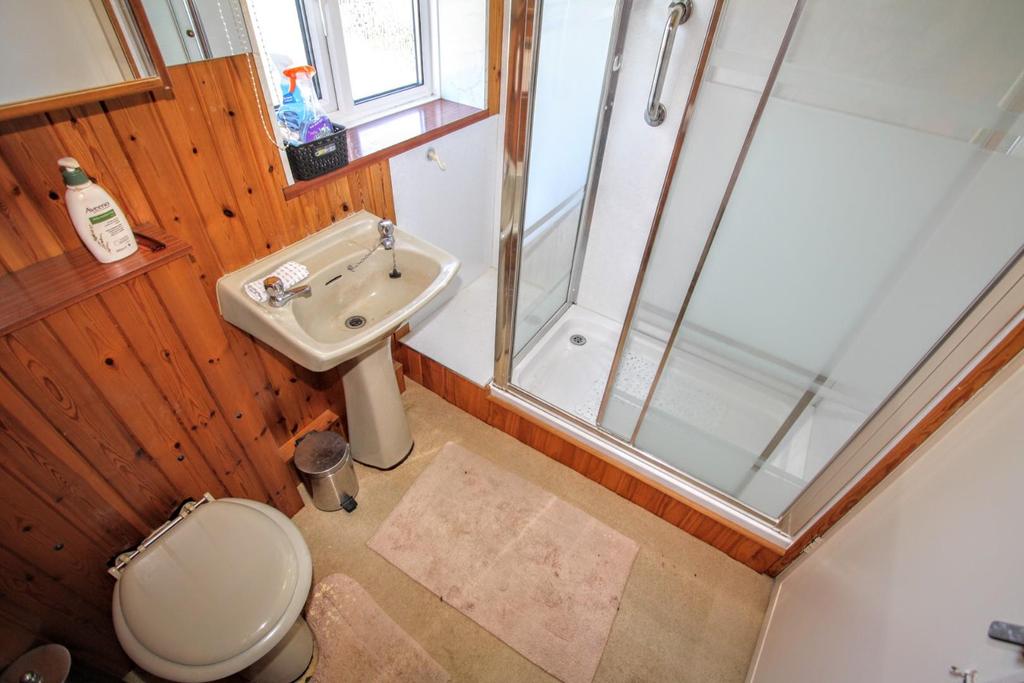 Shower room/w.c.