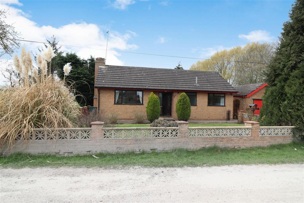 Low Mill Lane, North Cave, Brough 2 bed detached bungalow £300,000