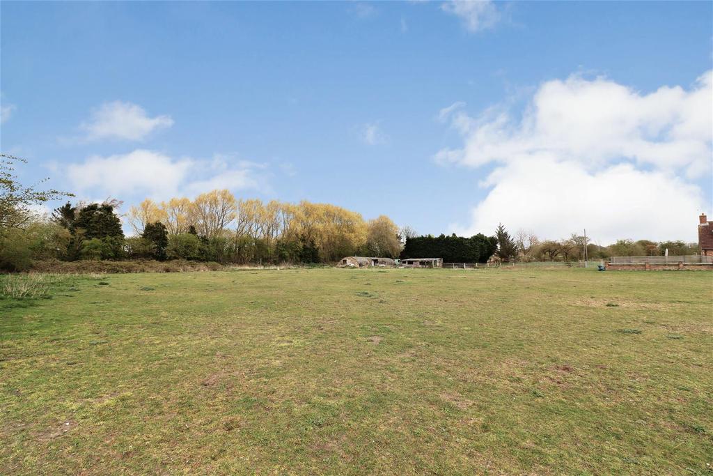 Low Mill Lane, North Cave, Brough 2 bed detached bungalow £300,000