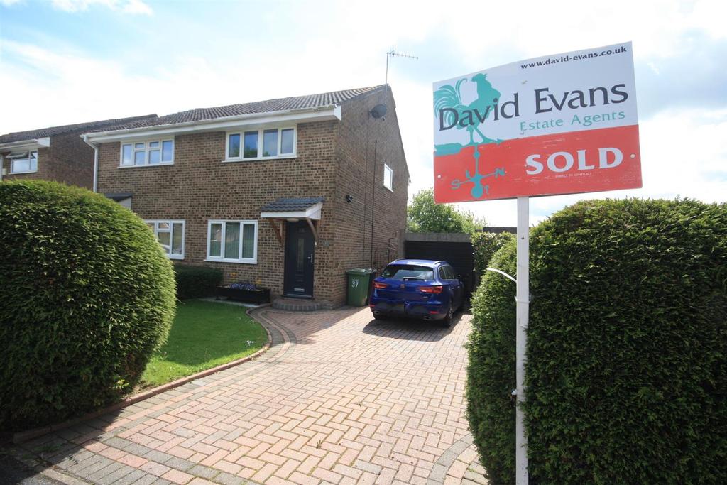 Royston Avenue, Boyatt Wood, Eastleigh 3 bed semidetached house £310,000