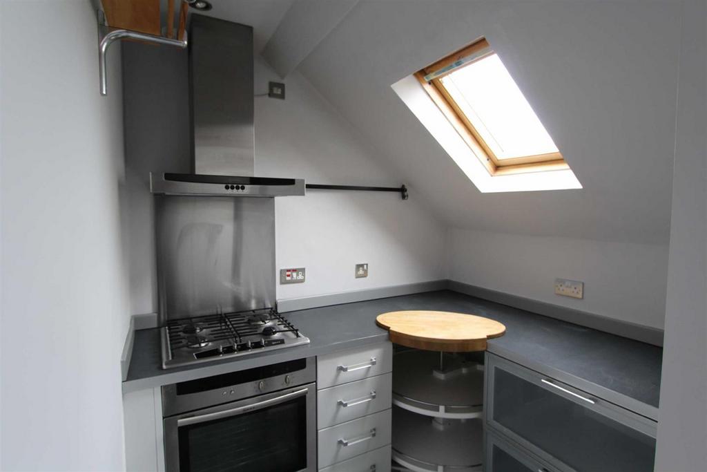 Mill Lane, Lymm 2 bed flat £800 pcm (£185 pw)
