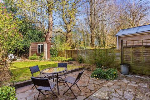 65 Home Park, Oxted, RH8 0JS