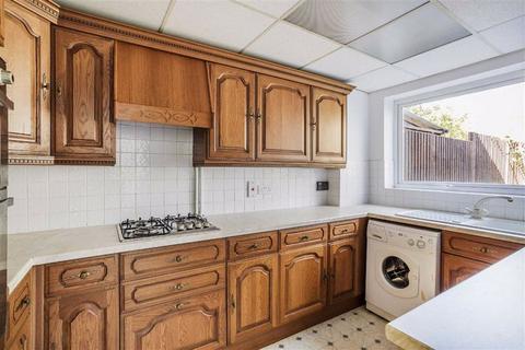 65 Home Park, Oxted, RH8 0JS