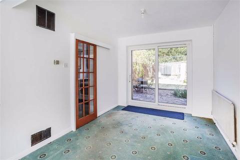 65 Home Park, Oxted, RH8 0JS