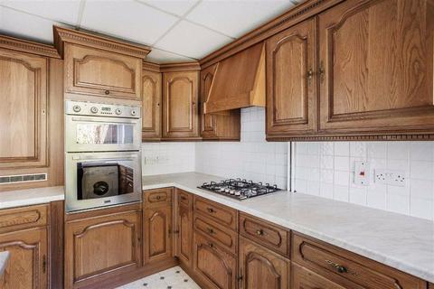 65 Home Park, Oxted, RH8 0JS