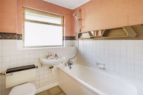 65 Home Park, Oxted, RH8 0JS