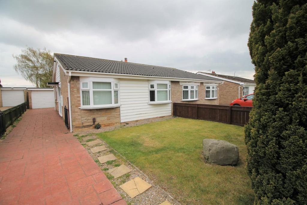 Wolsingham Drive, Thornaby... 2 bed semidetached bungalow £135,000