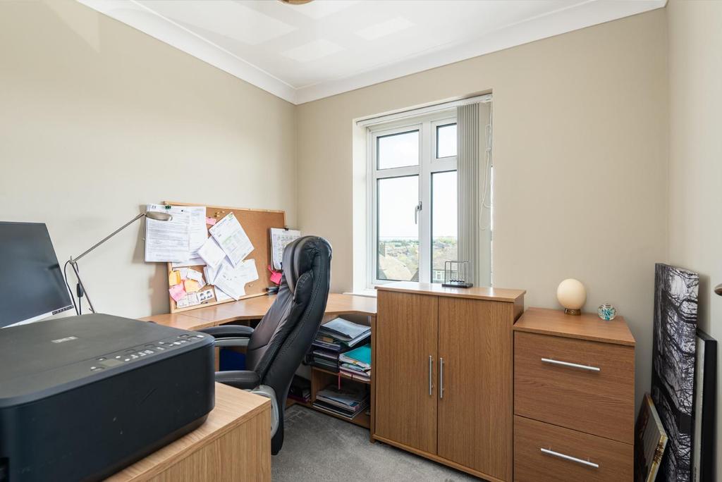 308 Lonsdale Drive bedroom3.jpg