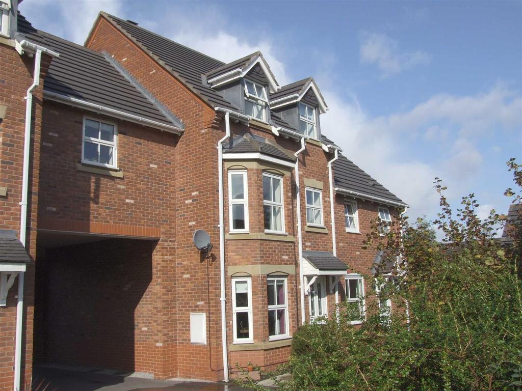 Bucklow Gardens, Lymm 3 bed townhouse £290,000