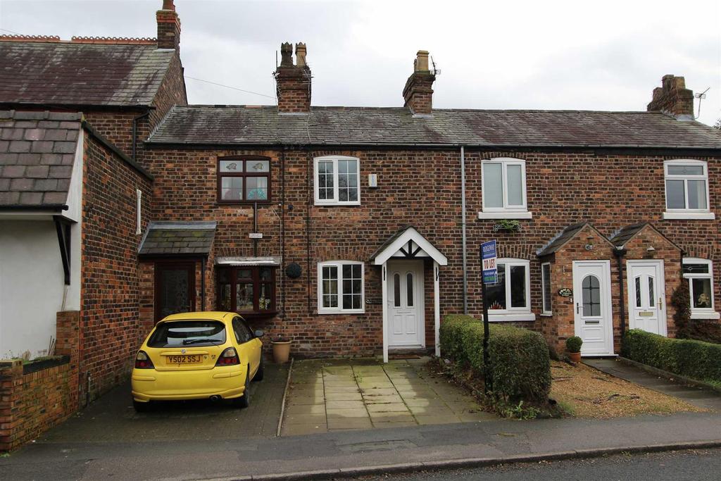Rushgreen Road, Lymm 2 bed terraced house £194,995