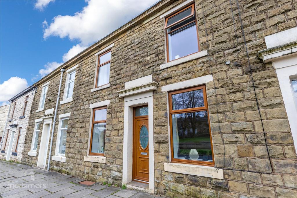 Grange Street, Clayton Le Moors... 2 bed terraced house £85,000