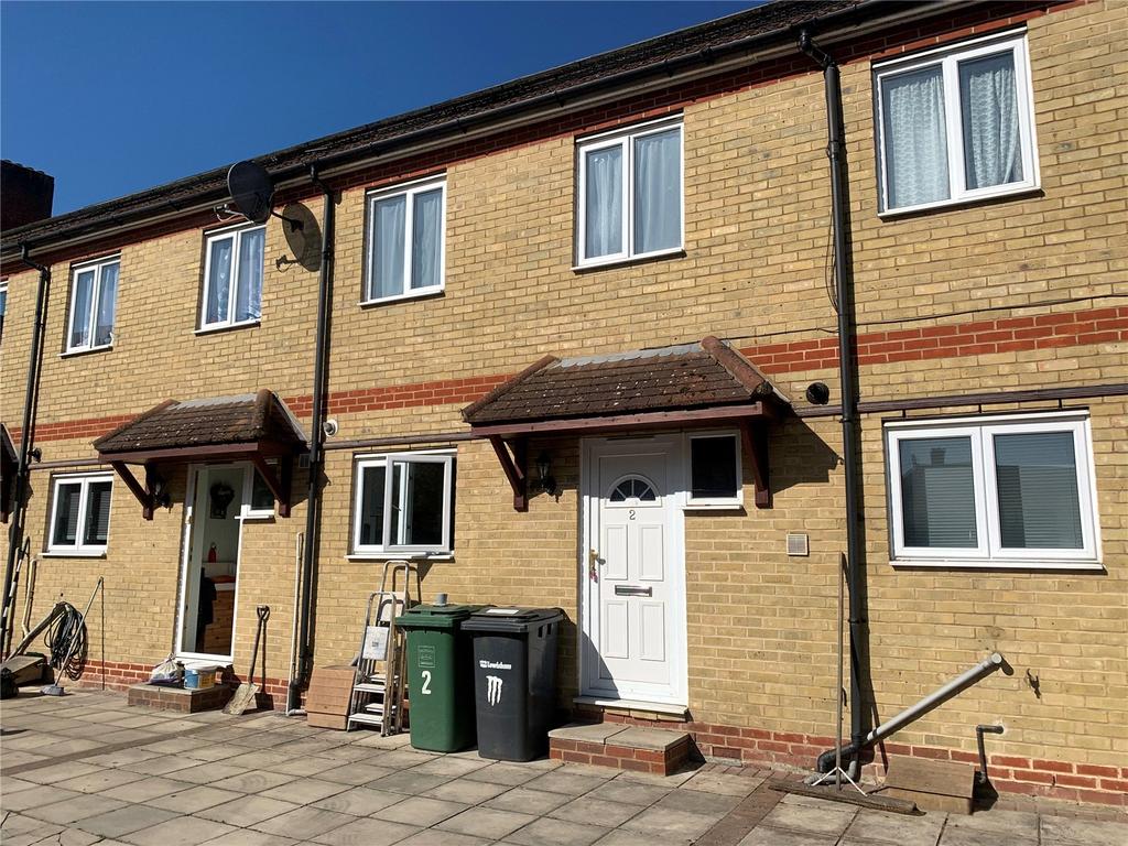 Egham, Surrey, TW20 2 bed terraced house to rent - £1,250 