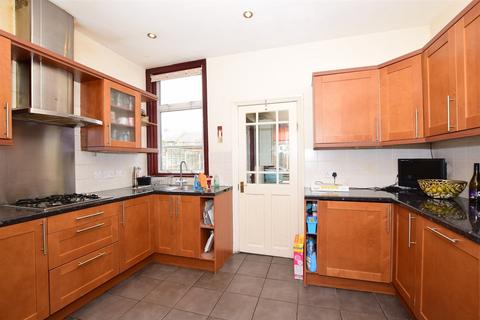 6 bedroom end of terrace house for sale, Blythswood Road, Seven KIngs, Essex