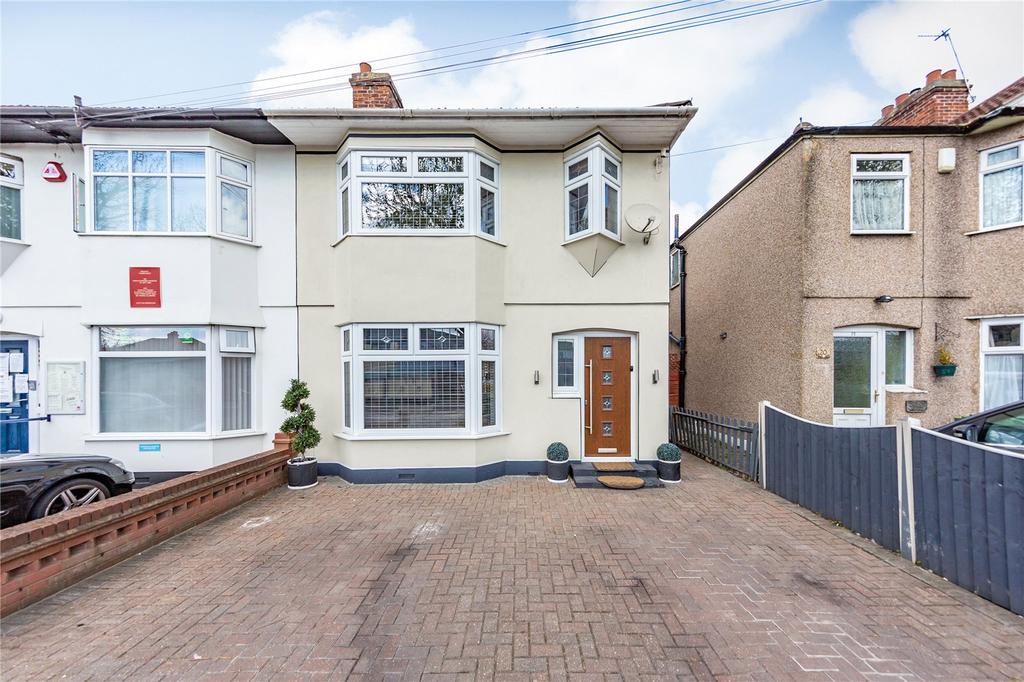 Suttons Avenue, Hornchurch, RM12 3 bed semi-detached house - £500,000