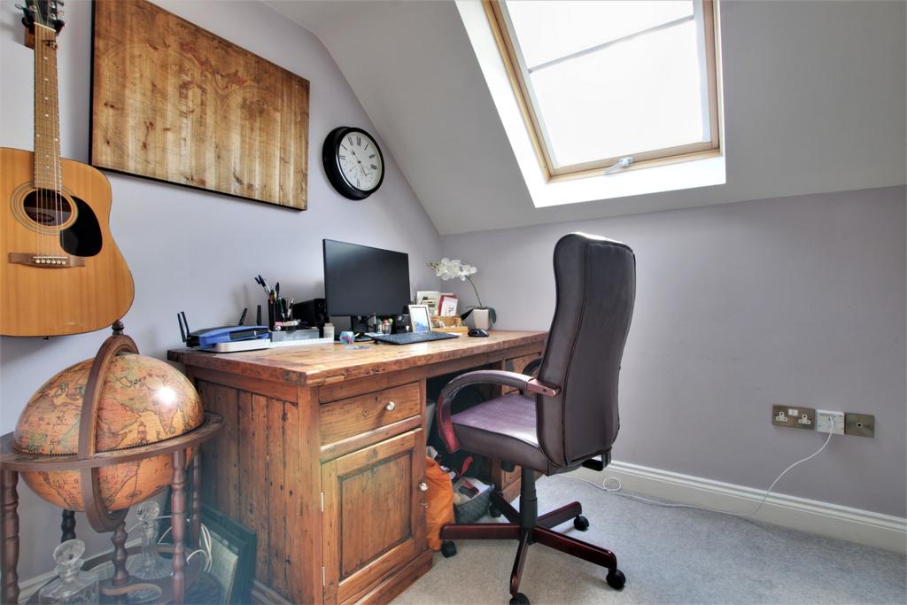 Bedroom/study