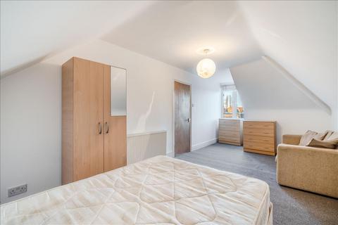 3 bedroom flat to rent, Hereford Road, Acton, W3