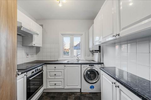 3 bedroom flat to rent, Hereford Road, Acton, W3