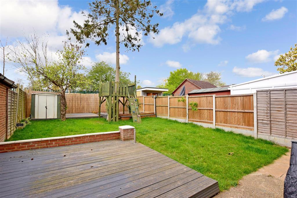 Cedar Road, Strood, Rochester, Kent 3 bed semidetached house £285,000