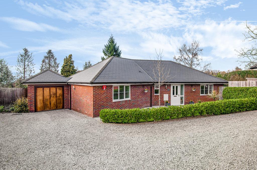 The Ridge, Woodfalls, Salisbury, SP5 3 bed detached house £650,000