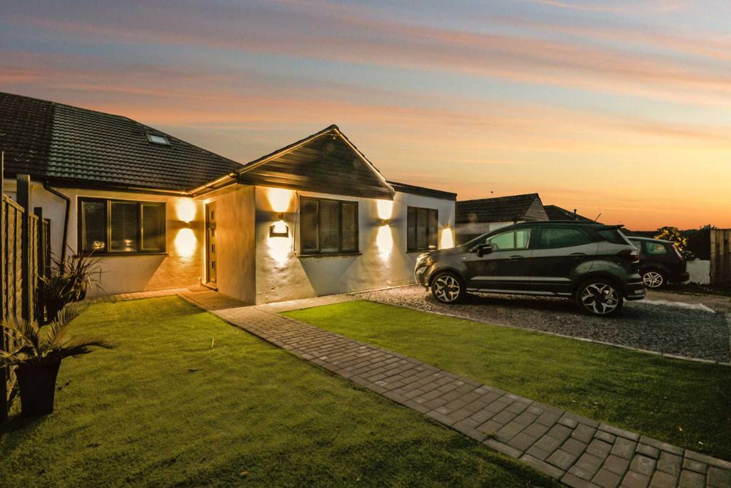 Rose Drive, Chesham HP5 3 bed bungalow £450,000
