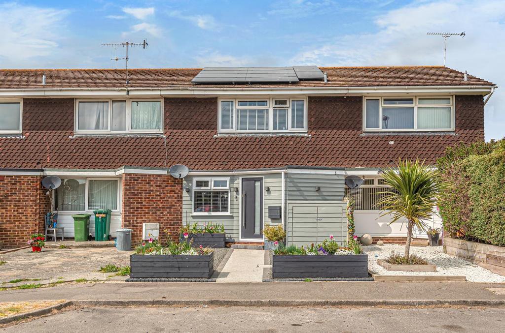 The Causeway, Pagham, Bognor Regis, PO21 3 bed terraced house £280,000