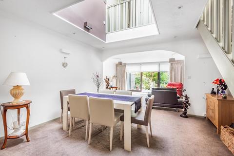 8 Beck River Park, Beckenham, BR3 1HT