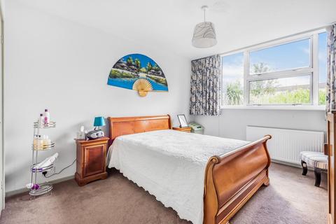 8 Beck River Park, Beckenham, BR3 1HT