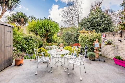 8 Beck River Park, Beckenham, BR3 1HT