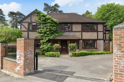 2 Oakdene, Ascot, SL5 0BU