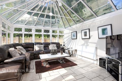 2 Oakdene, Ascot, SL5 0BU