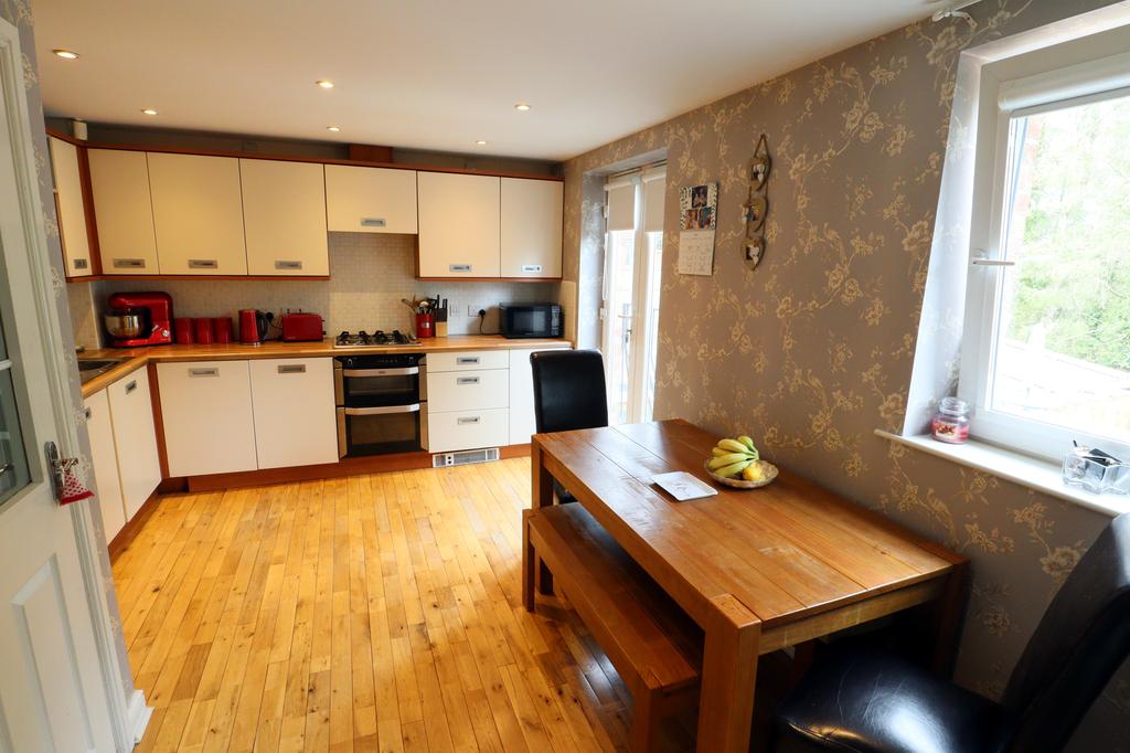 Dining kitchen (2)