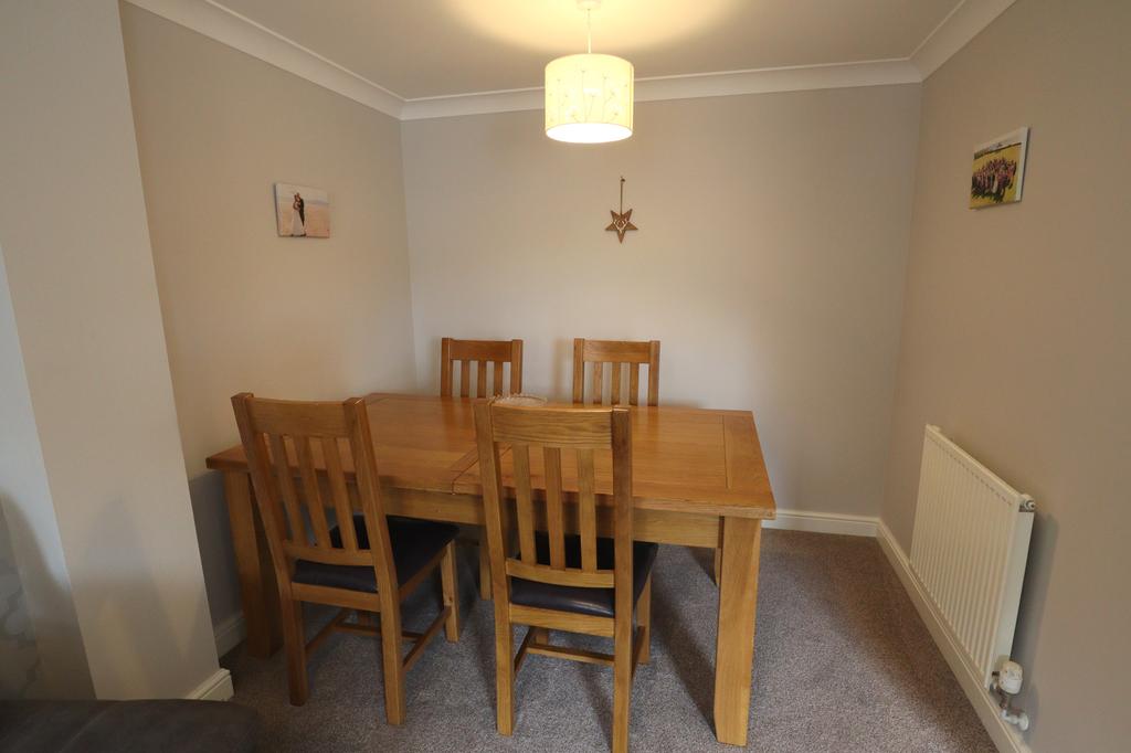 Lounge/dining (2)