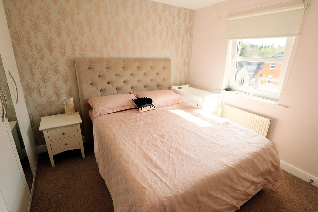 Master bedroom (1)