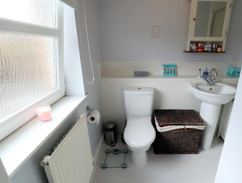 Master en-suite (1)