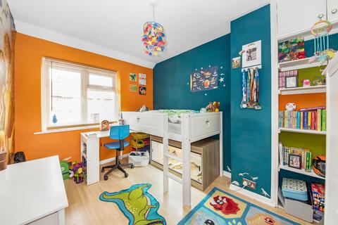 7 Thursley Road, London, SE9 4HL