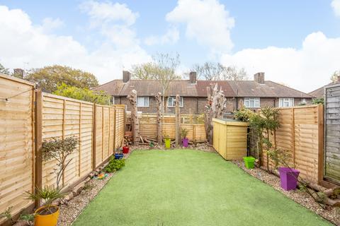 7 Thursley Road, London, SE9 4HL
