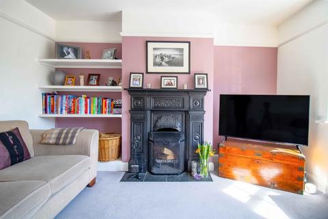 5 Simmil Road, Claygate, Esher, KT10 0RT